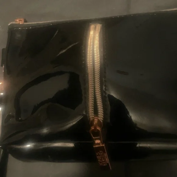 Like New make up bag or clutch - Picture 3 of 4